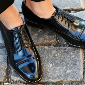 Coach Edith Oxford, women’s US 9B